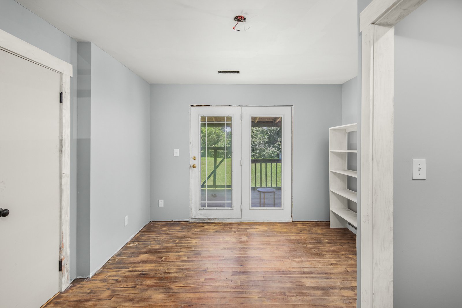 Interior - REPLACE with your photo