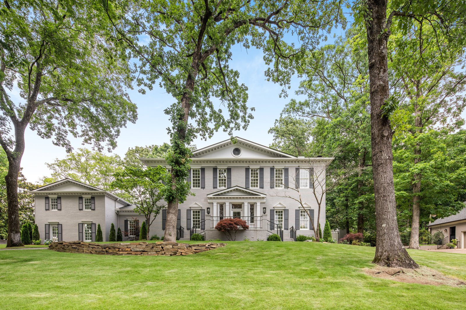 Established Huntsville Alabama home and neighborhood